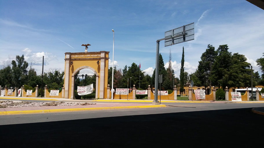 Los Normalistas mencionaron que varias instituciones rurales apoyan su movimiento. (Silvia Ayala)