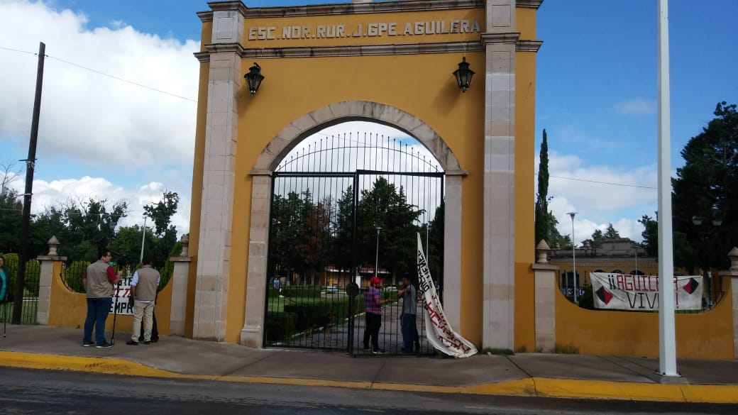 Por la detención las instalaciones de la Normal fueron tomadas.