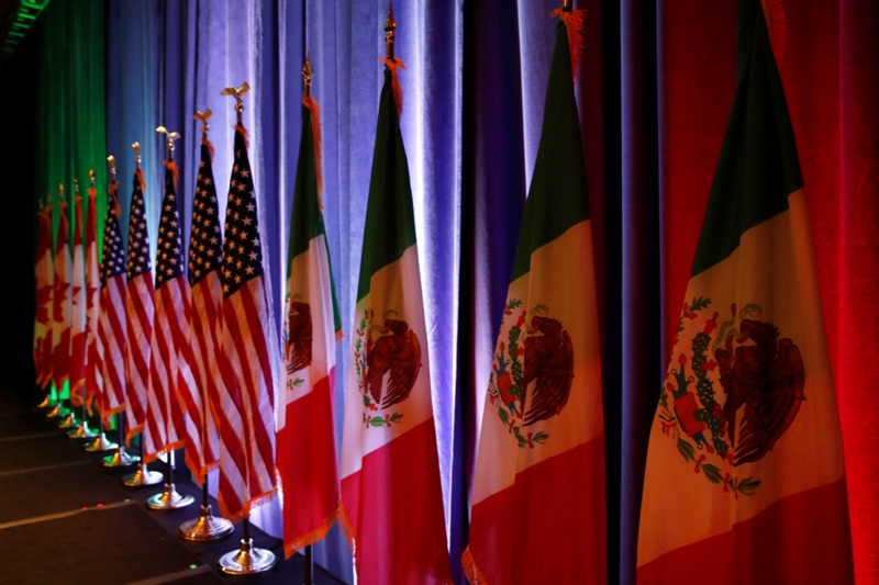 El TLCAN, un acuerdo en vigor desde 1994 entre México, EU y Canadá, engloba más de 1 billón de dólares anuales de intercambio.
