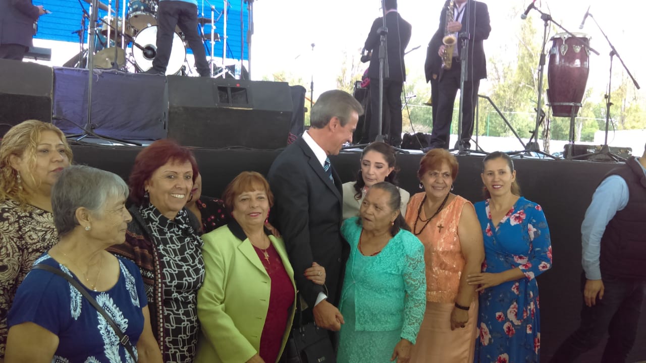 DIF celebra el día del abuelo