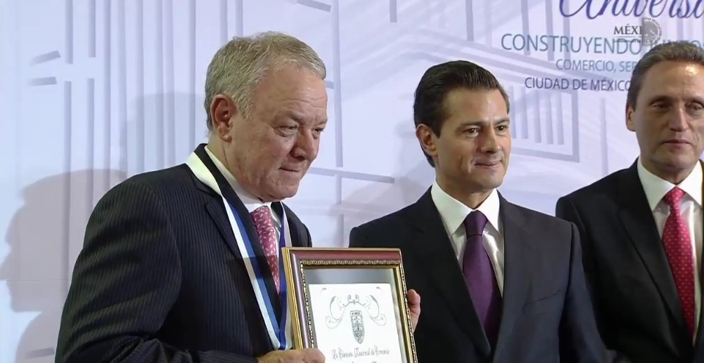 El presidente Enrique Peña Nieto encabezó el aniversario 144 de la Canaco/Especial.