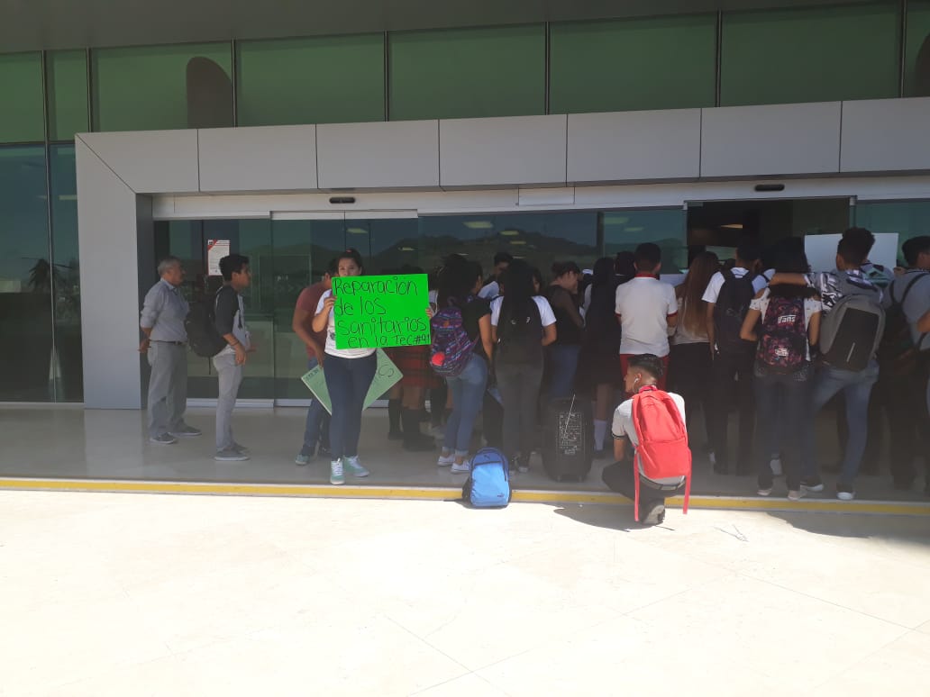 Tercera manifestación en 15 días. (Brenda Alcalá)