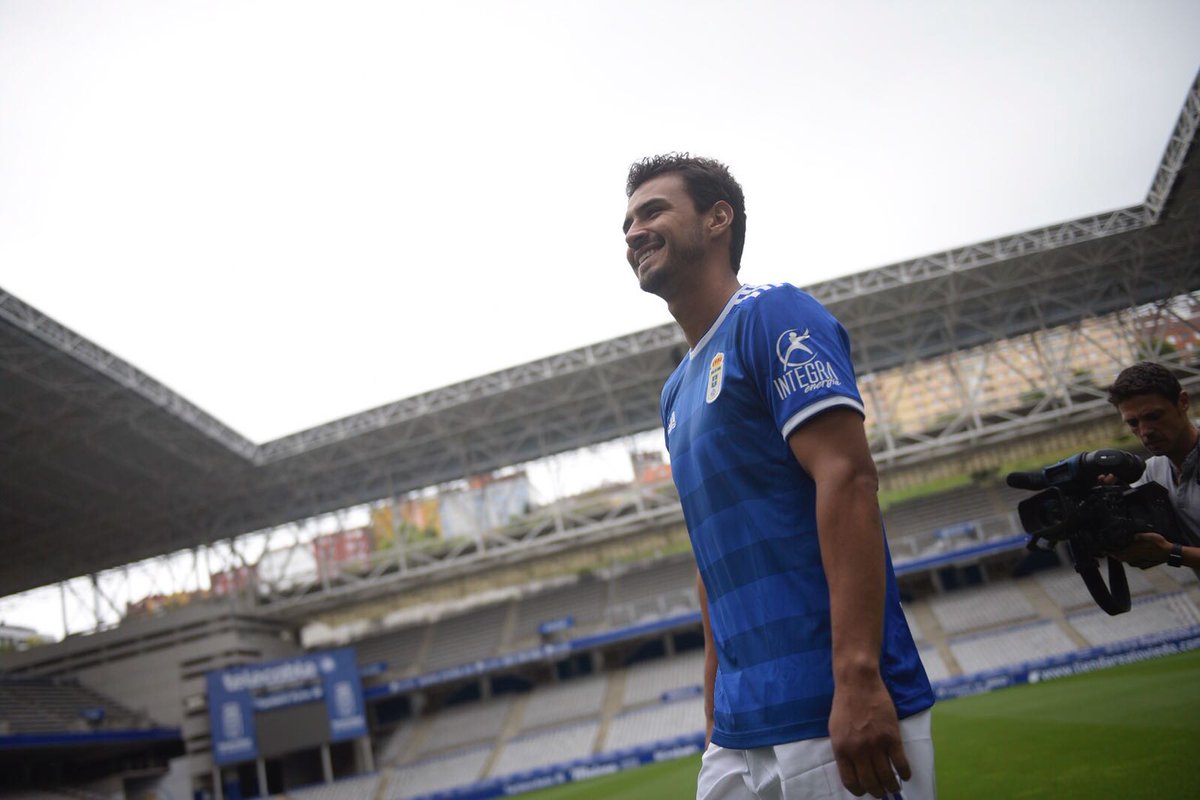 Alanís fue presentado con el Real Oviedo (Twitter: @RealOviedo)