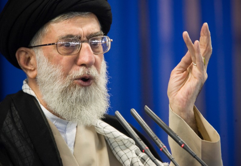 El ayatolá Jamenei volvió a expresar además el rechazo de Irán a entablar negociaciones al respecto con Washington.