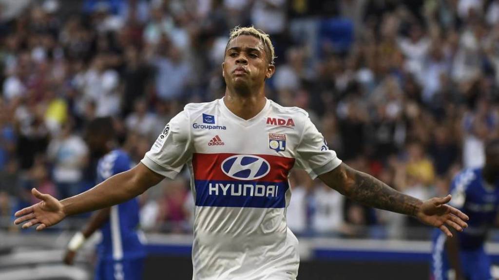 Mariano Díaz festejando una anotación con el Olympique de Lyon. (EFE)