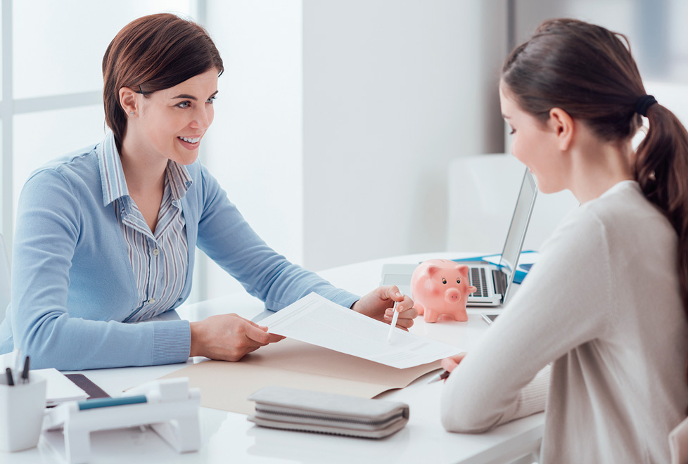 En México, 42% de las mujeres tiene una cuenta bancaria; en el mundo el promedio es 58% (Shutterstock).
