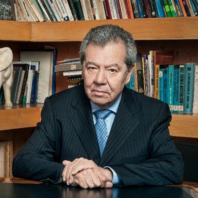 •	Fue presidente del PRI de 1975 a 1976 y dirigió el PRD de 1993 a 1996.<p>•	Ha sido secretario de Educación, del Trabajo y subdirector del IMSS; también fue senador de 1988 a 1994.<br></p>	•	Fue embajador en la ONU, Unesco y la Unión Europea.•