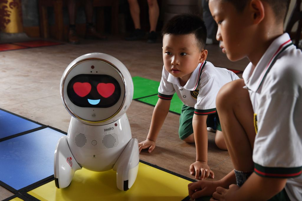 Los robots Keeko están diseñados para contar historias. (AFP)