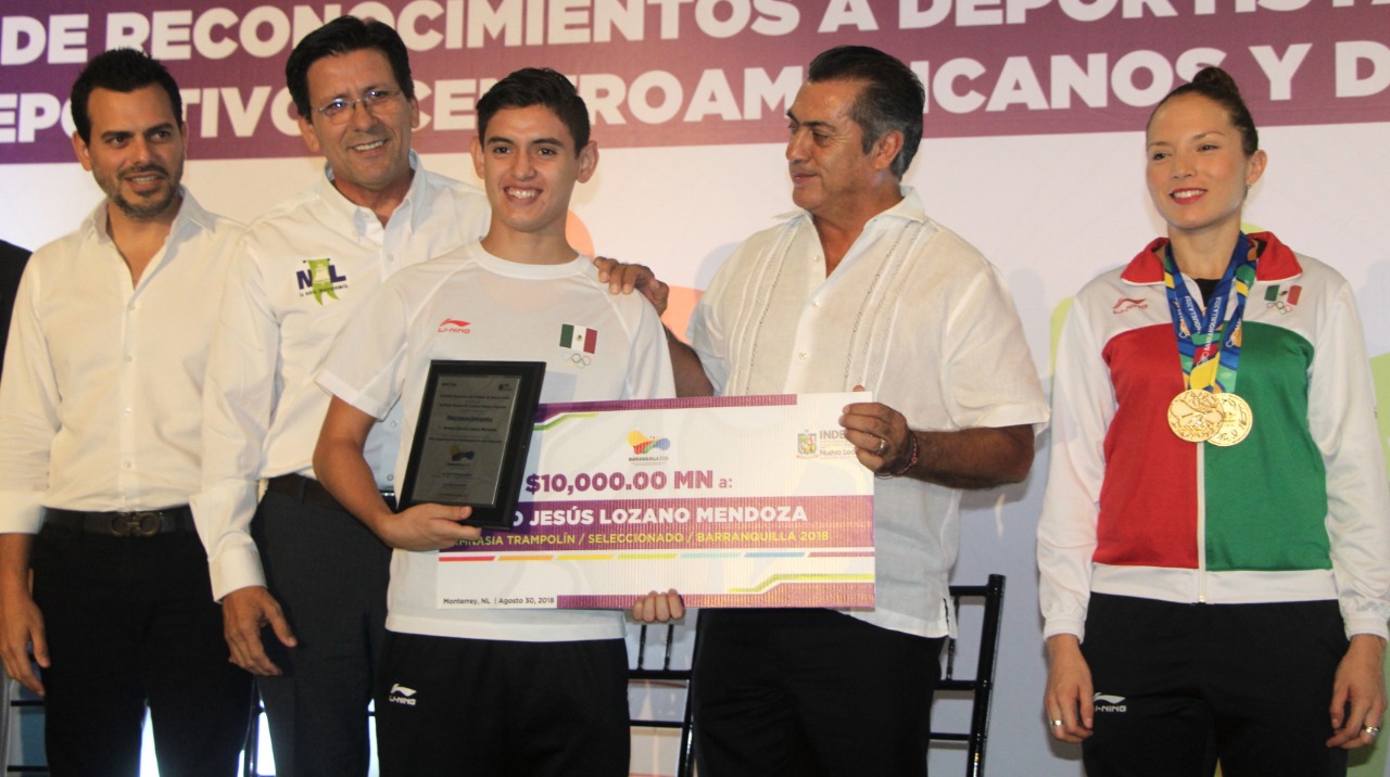 Se les entregó también una gratificación económica. Foto: Eduardo Mendieta