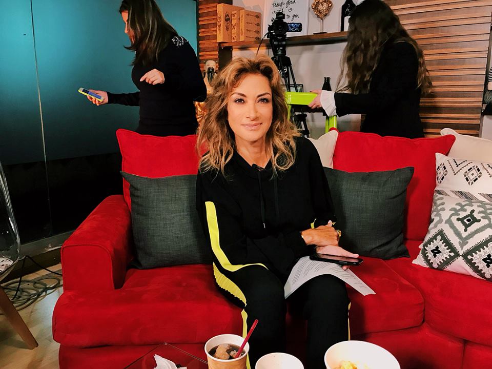 Los jueves Adela Micha invita a sus suscriptores a donar. (Foto: Facebook)