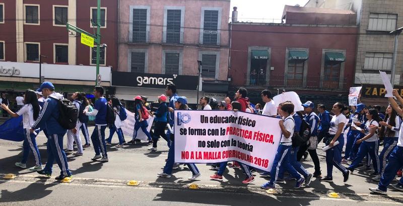 Los manifestantes marcharon sobre el Eje Central Lázaro Cárdenas. (Especial)