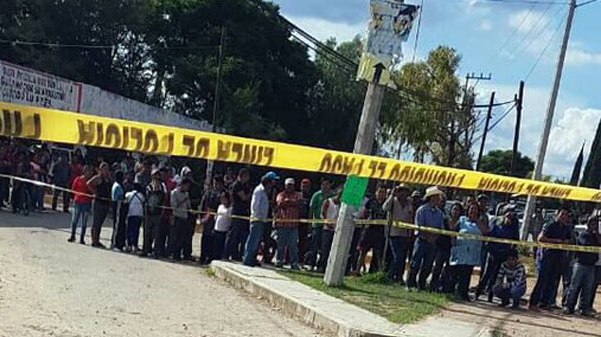 La zona permanece acordonada en espera del personal de la PGJEH. (Especial)