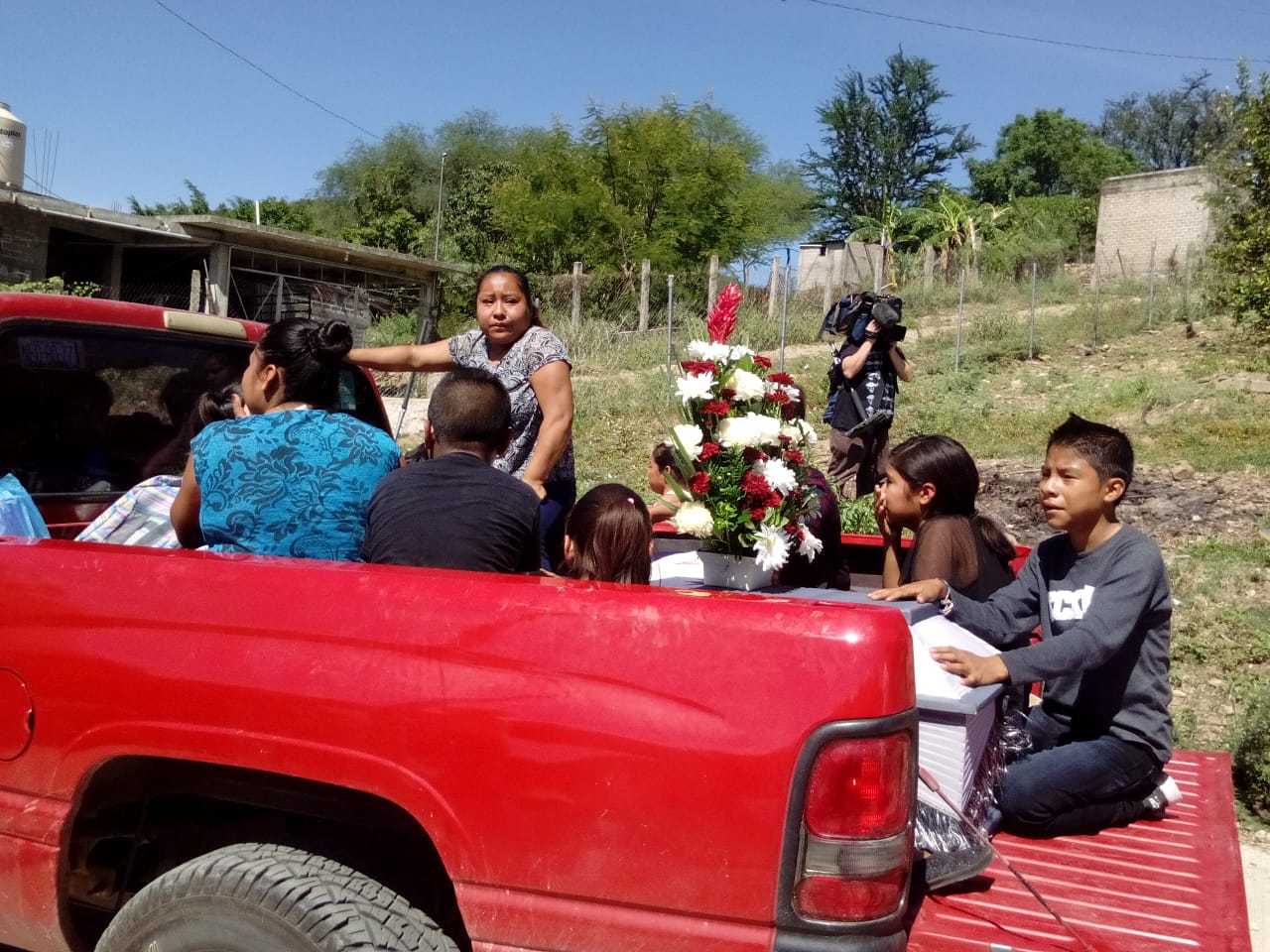 Dan último adiós a los dos campesinos linchados en Acatlán (Agencia Enfoque)