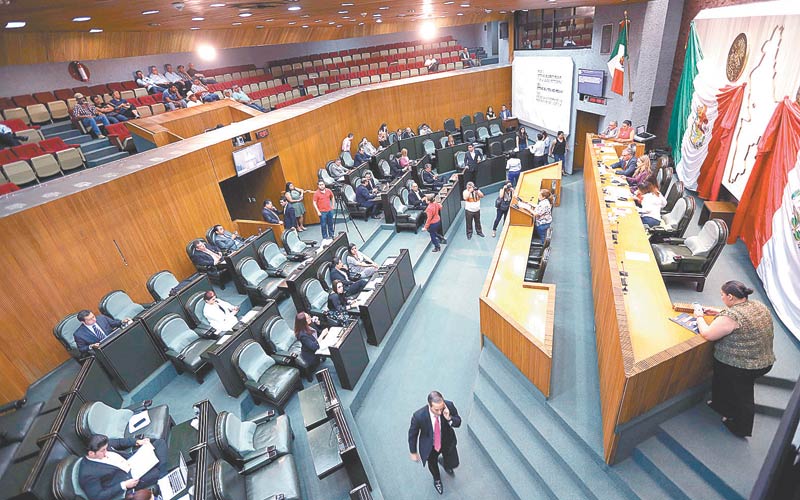 En la agenda del día se tiene contemplado también la develación de una placa de los integrantes de la LXXIV Legislatura. (Foto: Leonel Rocha/ Archivo)