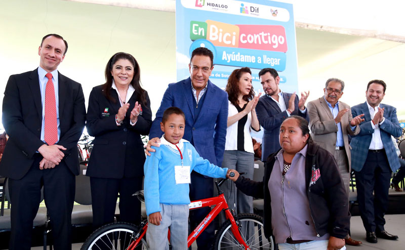 Las bicicletas se entregaron a niños de 27 municipios de comunidades rurales. (Cortesía)