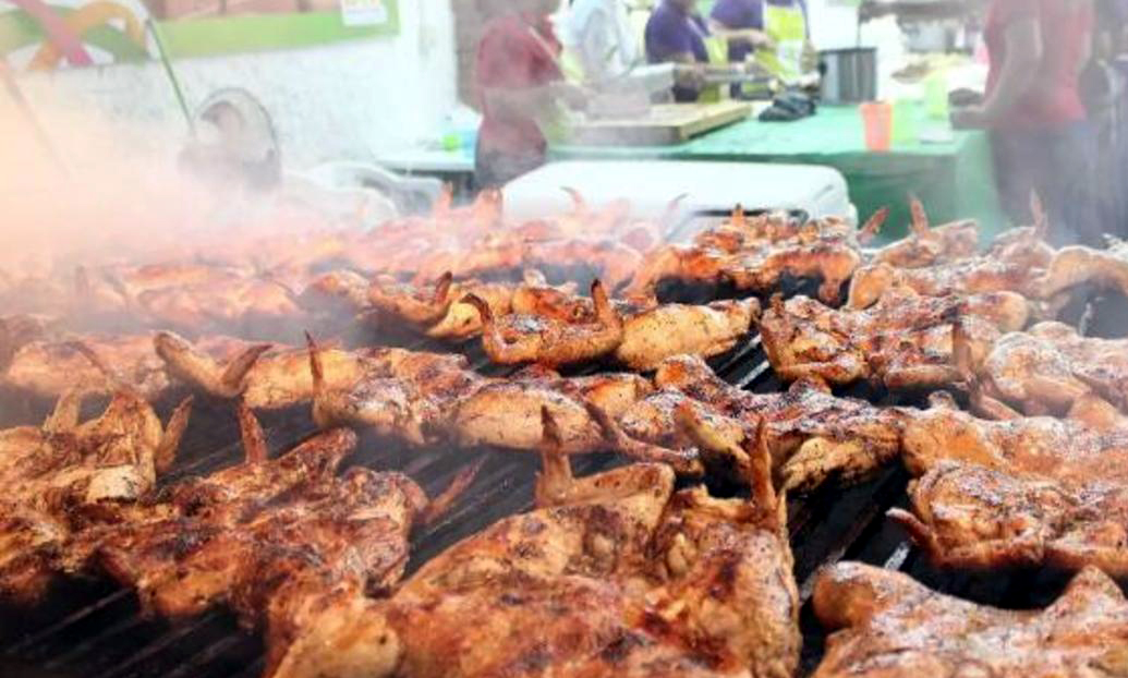 Los pollos Íñigo, tradición desde 1960. (Especial)