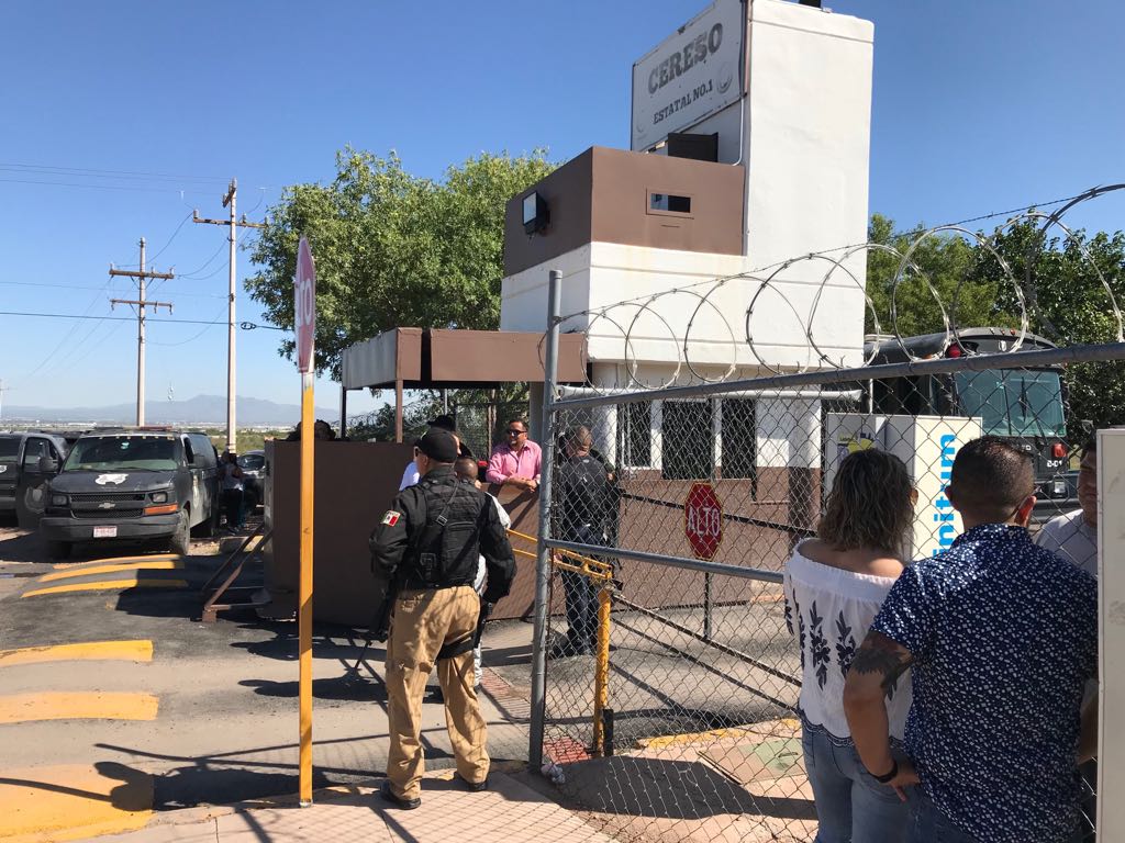 Los oficiales estatales reforzaron la seguridad en el penal. (Juan José García Amaro)