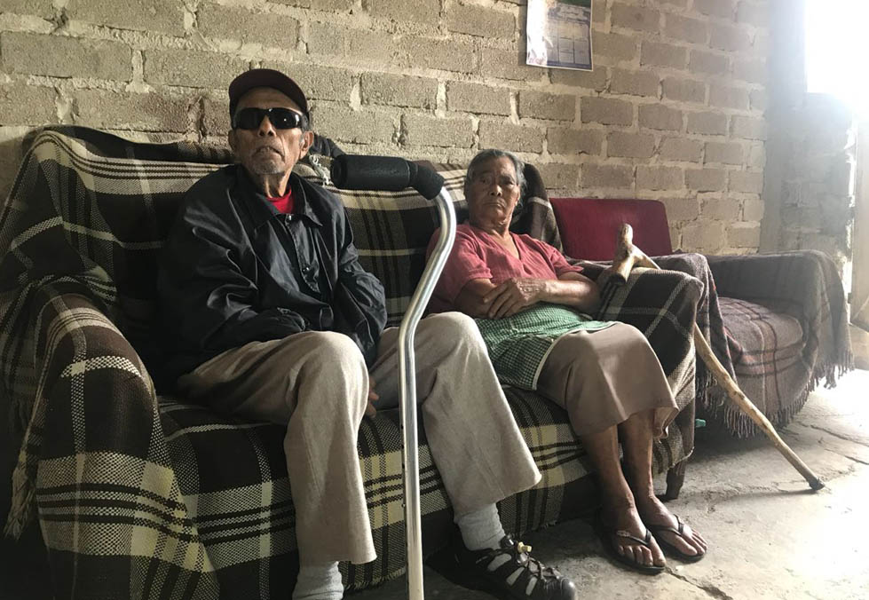 Los padres de Alfonso continúan sin apoyo (Elsa Martha Gutierrez)