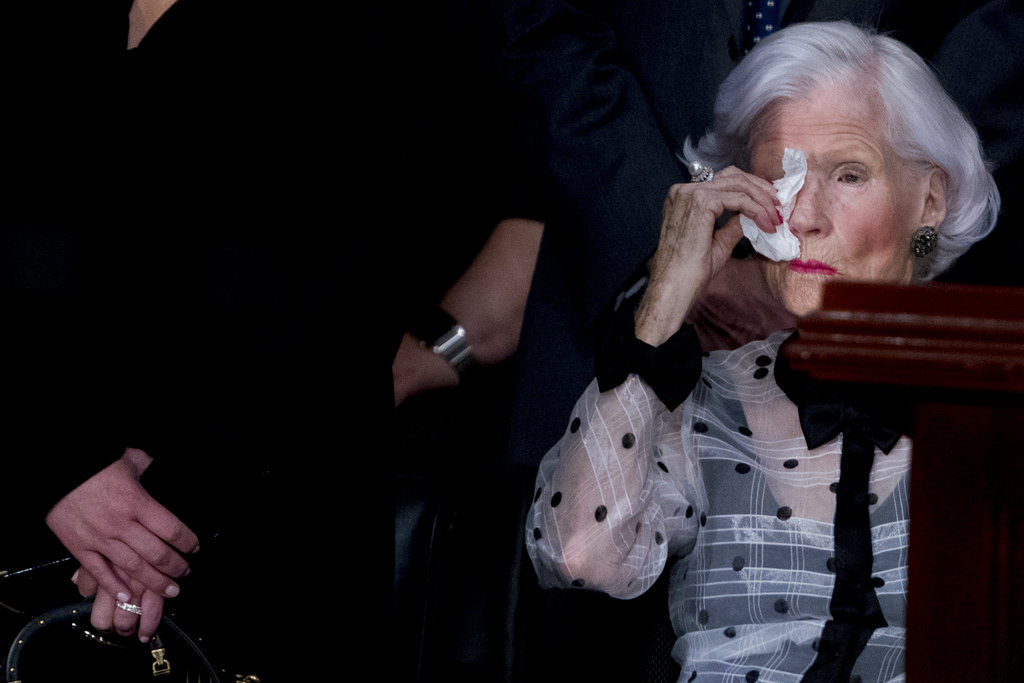 Roberta McCain estuvo presente en la ceremonia de despedida del ex senador John McCain. (AP)
