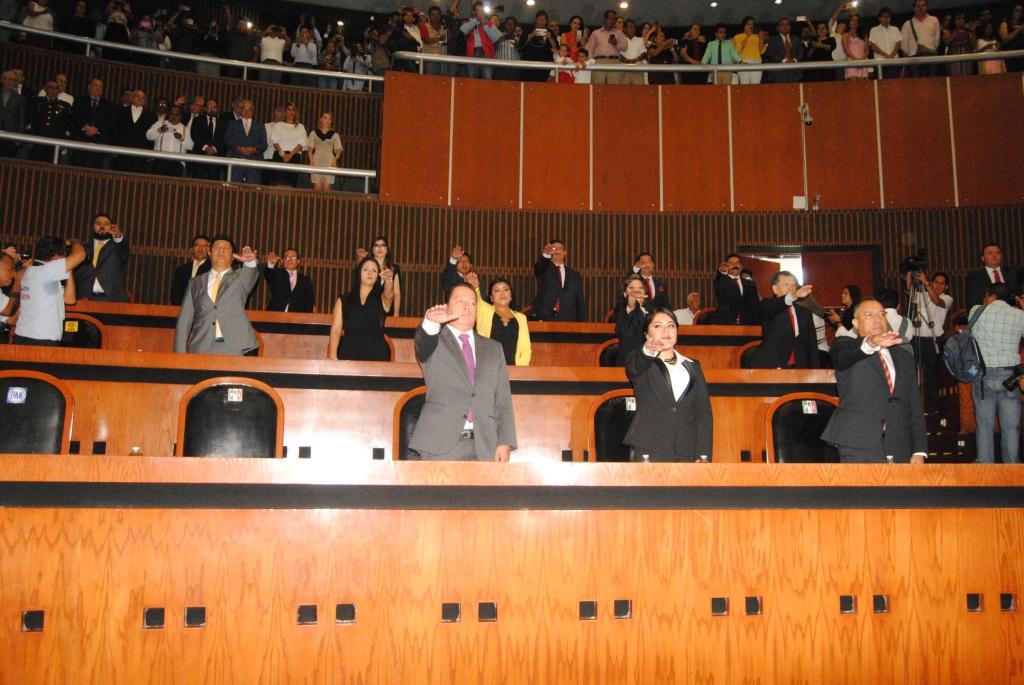 Los nuevos legisladores tomaron protesta en Guerrero. (Rogelio Agustín Esteban)
