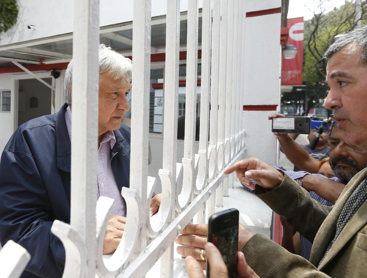 López Obrador celebró la postura del PRI en la entrega del sexto Informe de Peña Nieto/Héctor Téllez.