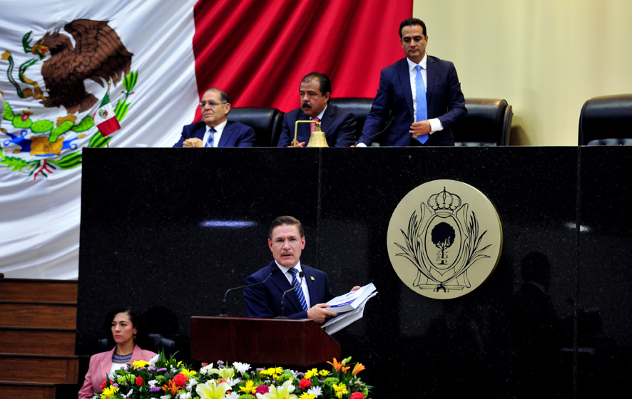 El gobernador presentó la iniciativa de Ley de Contratación Pública del Estado. (Especial)