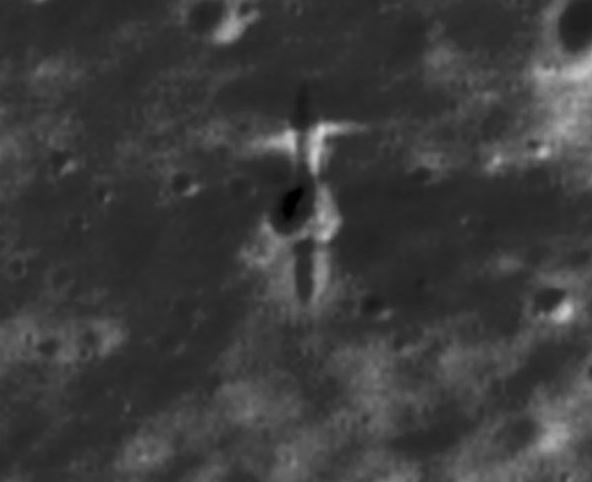 Huella en el sitio del impacto del SMART-1. (P Stooke/B Foing et al./ NASA / GSFC / Arizona State University)