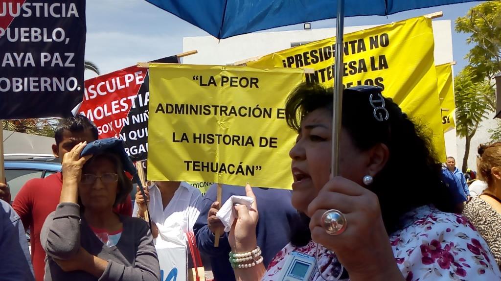 Trabajadores del municipio de Tehuacán se manifestaron por falta de pagos a incapacitados (Apolonia Amayo)