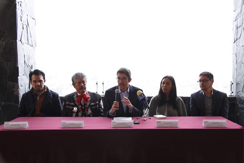 Conferencia. (Claudia Aguilar)