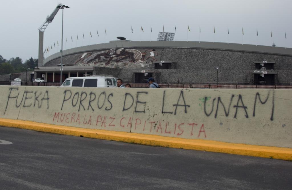 Alumnos de la UNAM exigieron a las autoridades que eliminen los grupos porriles. (Cuartoscuro)
