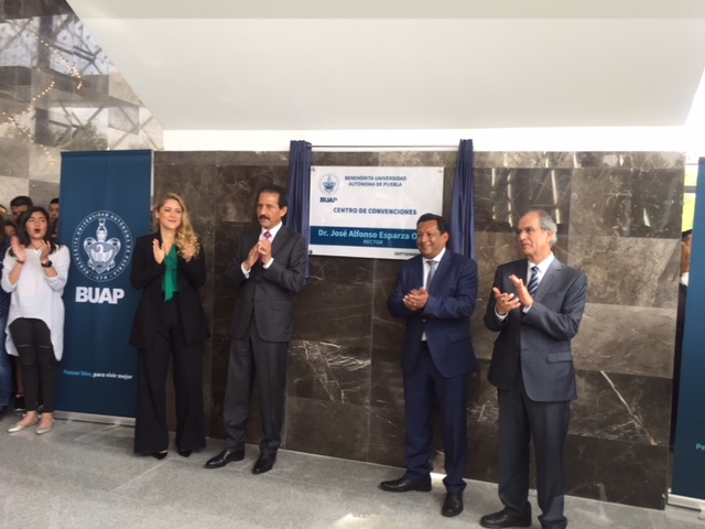 Inauguran Centro de Convenciones en CU. (Elvia García)
