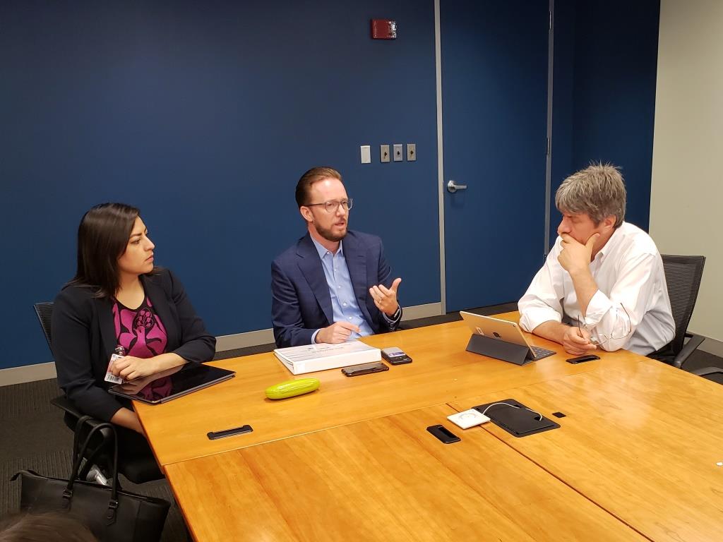 Reunión entre Luis Banck, Claudia Rivera y especialistas del Banco Mundial (Especial)