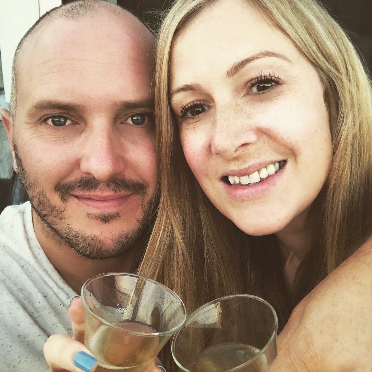 Steve, marido de Rachel, comunicó la muerte de la presentadora. (@Rachael_Hodges)