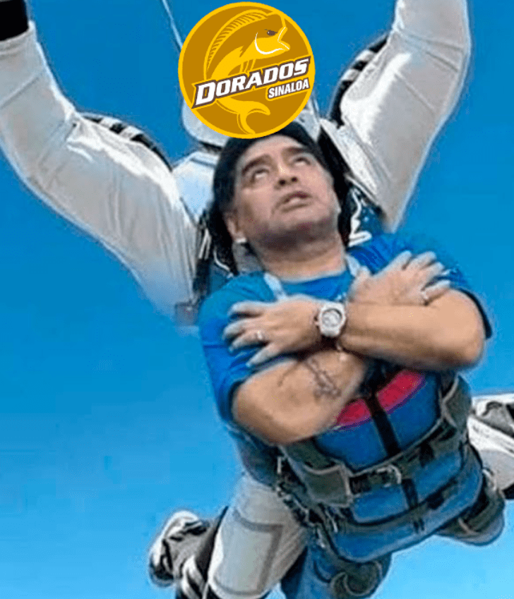 Maradona llega triunfal a la dirección de los Dorados de Sinaloa. (Tomada de Twitter)