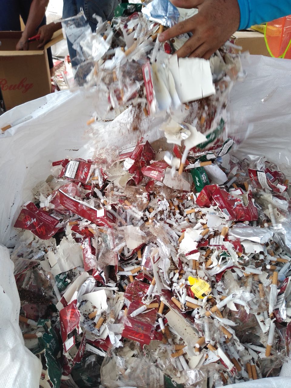 PGR destruyó 128 mil cigarrillos ilegales (Especial)