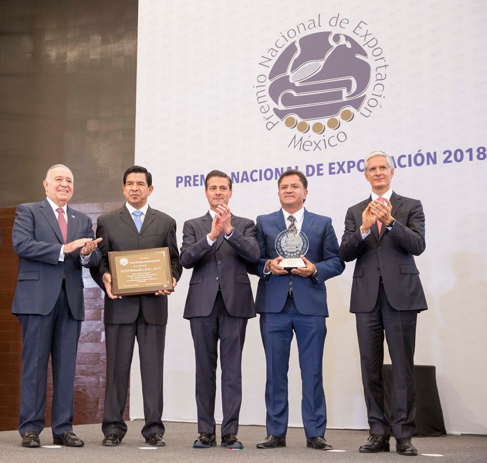 El Presidente durante la entrega del Premio Nacional de Exportación 2018, realizado en Toluca, Edomex (Presidencia)