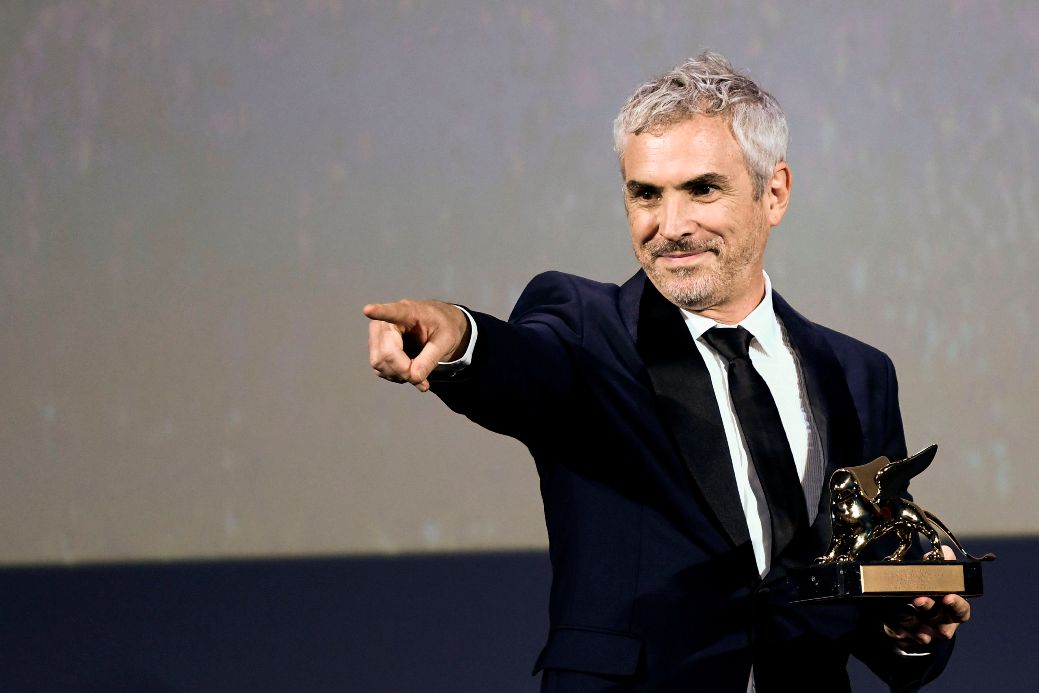 Alfonso Cuarón se llevó hoy el León de Oro en el Festival de Cine de Venecia por su película 'Roma' (AFP).