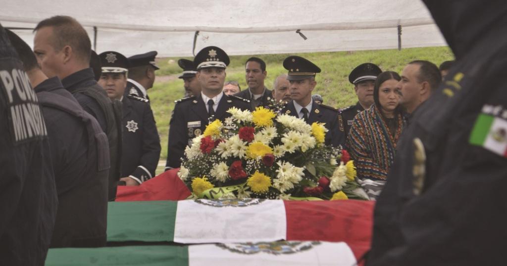 Al homenaje póstumo acudieron el gobernador del estado Javier Corral y el fiscal General del Estado, César Peniche Espejel (Especial)