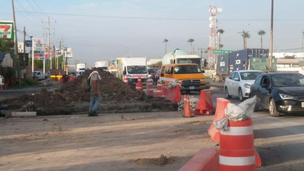 La obra obstruye tres de los cinco carriles que hay en ambos sentidos. (Foto: Erik Solheim Rocha)