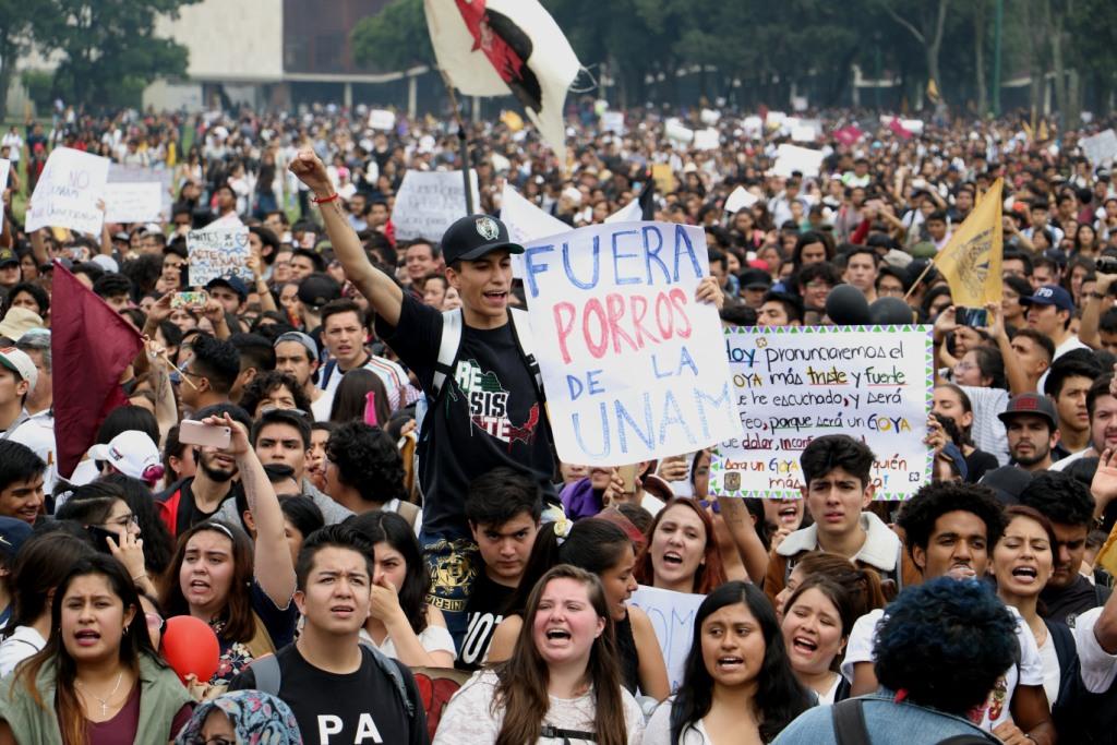 Tras las agresiones del 3 de septiembre, estudiantes de la UNAM marcharon contra los porros y violencia en la institución. (Cuartoscuro | Archivo)