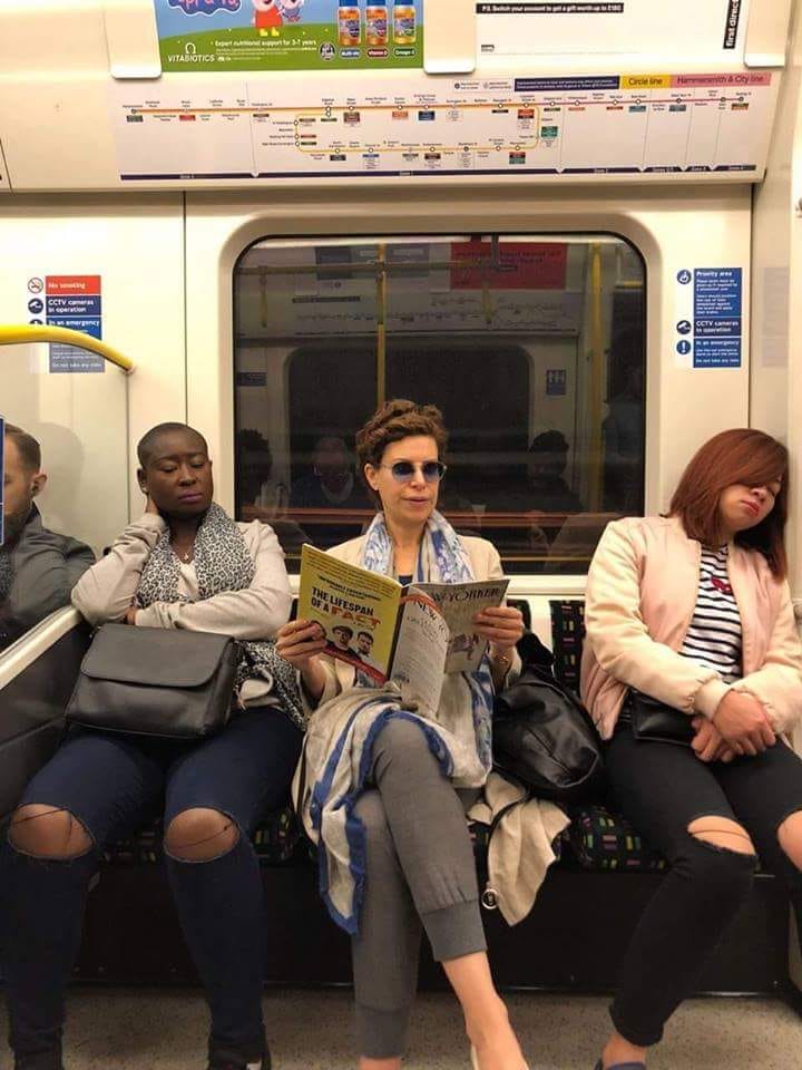 Karime Macías en el Metro de Londres. (Especial)