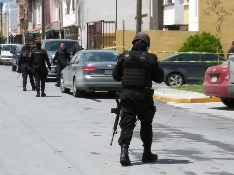 La mujer fue asesinada a bordo de su camioneta en calles de la colonia Las Alamedas. (Foto: Agustín Martínez)