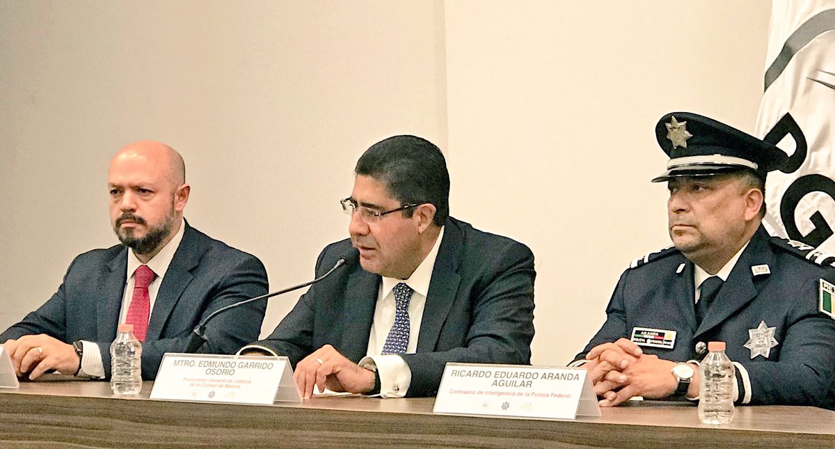 El procurador Edmundo Garrido Osorio dio la conferencia con el comisario de Inteligencia de la PF, Ricardo Eduardo Aranda, y el subprocurador de PGR, 