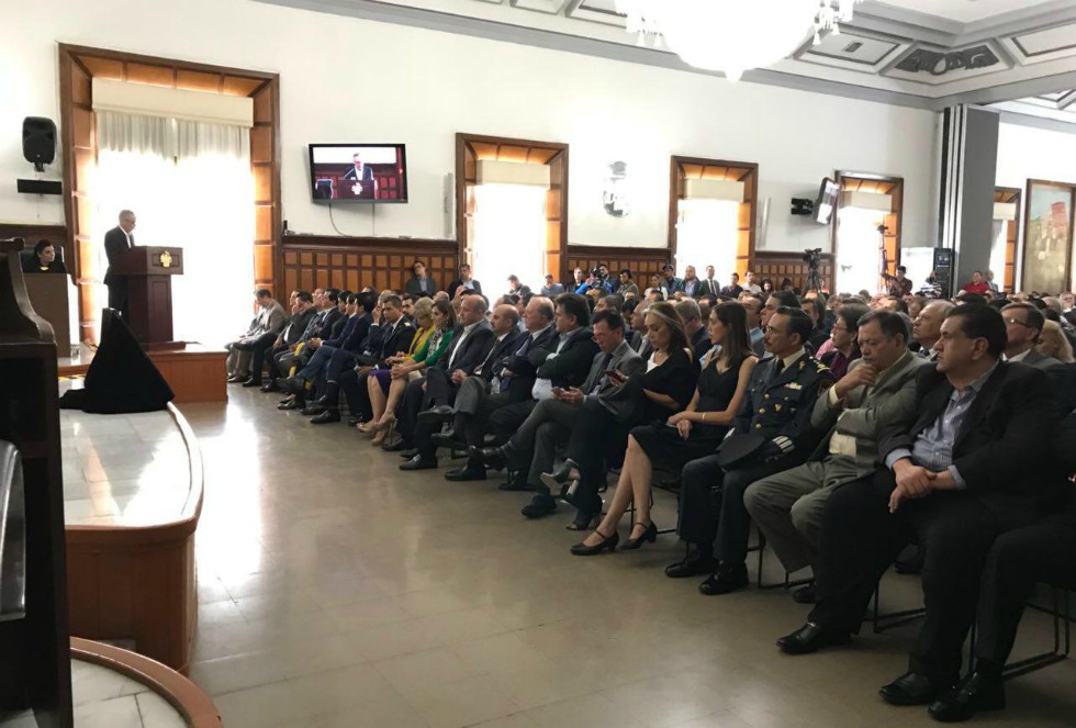 Ibarra Pedroza leyó un discurso en el que uno a uno habló de los seis ejes trazados en la capital de Jalisco. (Víctor Hugo Ornelas)