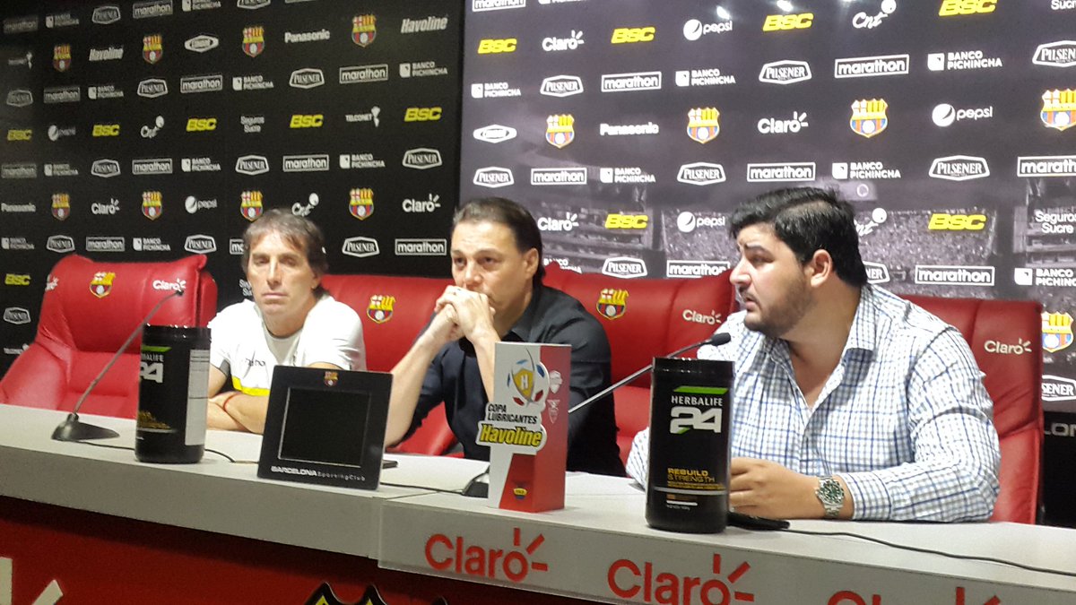 El entrenador del Barcelona de Guayaquil, Guillermo Almada (@barcelonaSC)