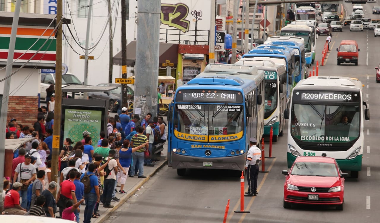 Nuevo León tiene rezago en remplazo de unidades de transporte público