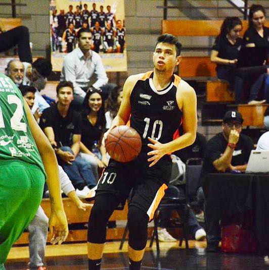 Pedro Herrera, jugador tampiqueño que jugará con Huracanes Tampico.