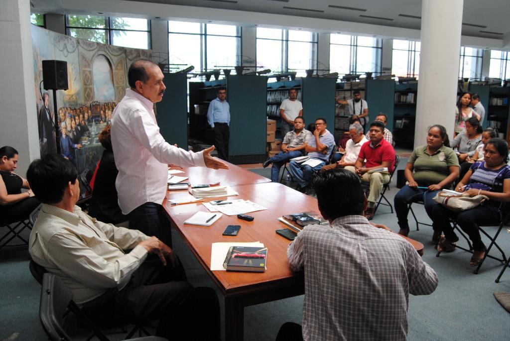 Representantes de organizaciones sociales se reunieron con diputados de Morena. (Rogelio Agustín)