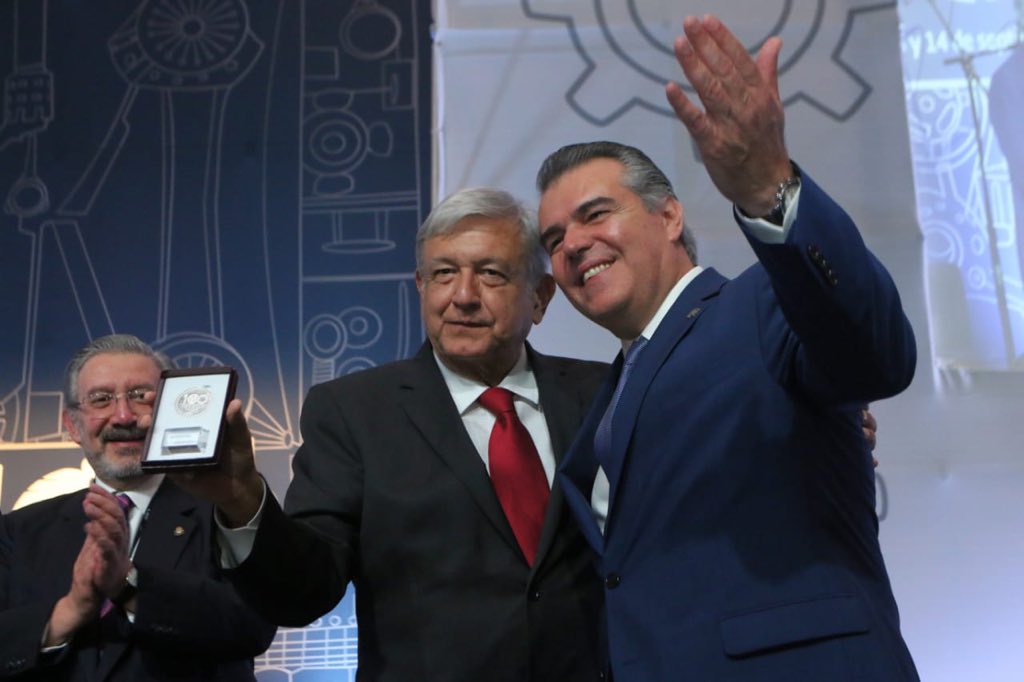 AMLO y Francisco Cervantes Díaz (@CONCAMIN)