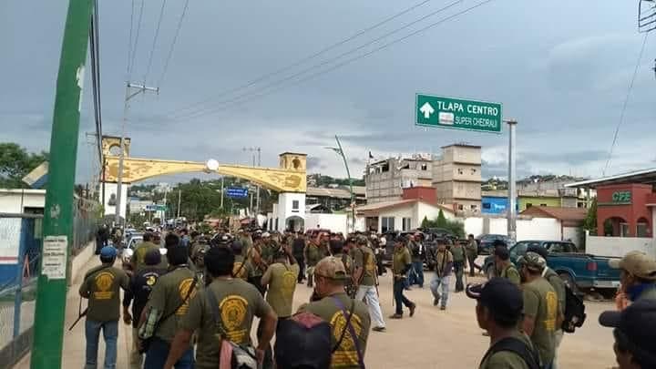 Los policías comunitarios llegaron alrededor de las 16:00 horas. (Rogelio Agustín Esteban)